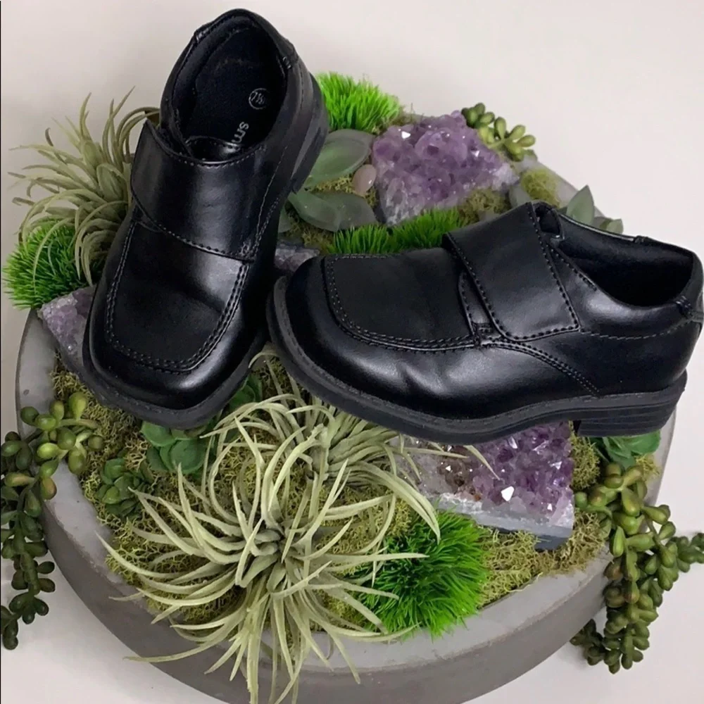 smart fit black faux leather classic Velcro shoes boys toddler 7.5